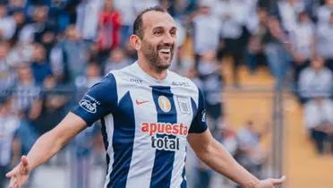 Hernán Barcos celebrando un gol con Alianza Lima