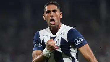 Pablo Sabbag celebrando un gol con la camiseta de Alianza Lima