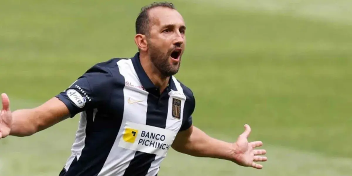 El delantero argentino fue el goleador de Alianza Lima en el año con 18 goles 