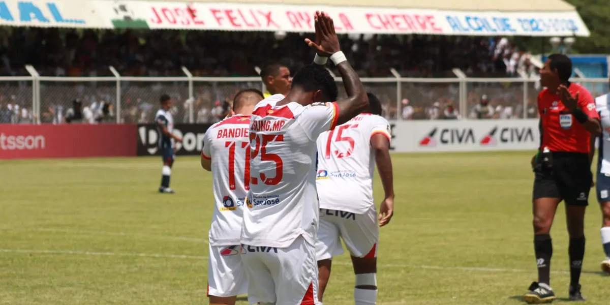 El futbolista puso la ventaja para su equipo en el partido que ganaron los íntimos