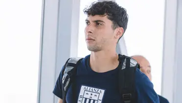 Franco Zanelatto llegando a Arequipa con el plantel de Alianza Lima